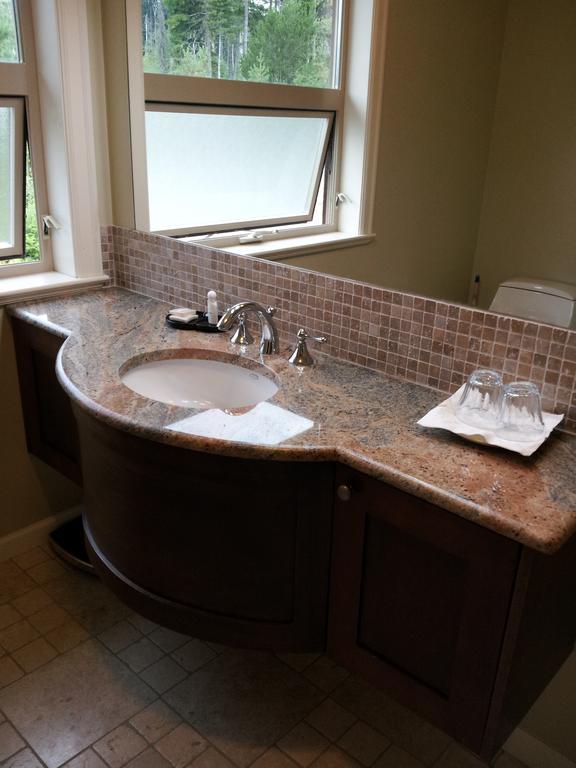 Malahat View Guesthouse Δωμάτιο φωτογραφία